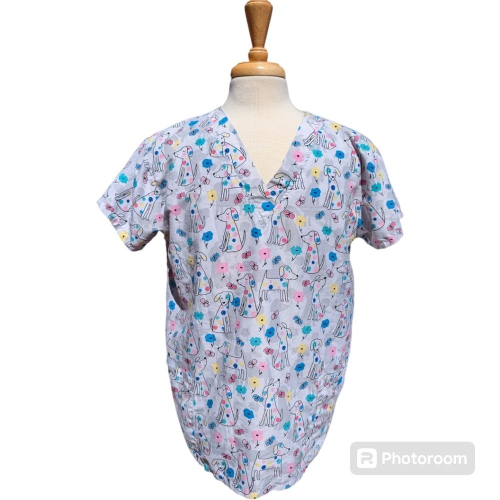 Scrubs Top in White with Dogs Size L